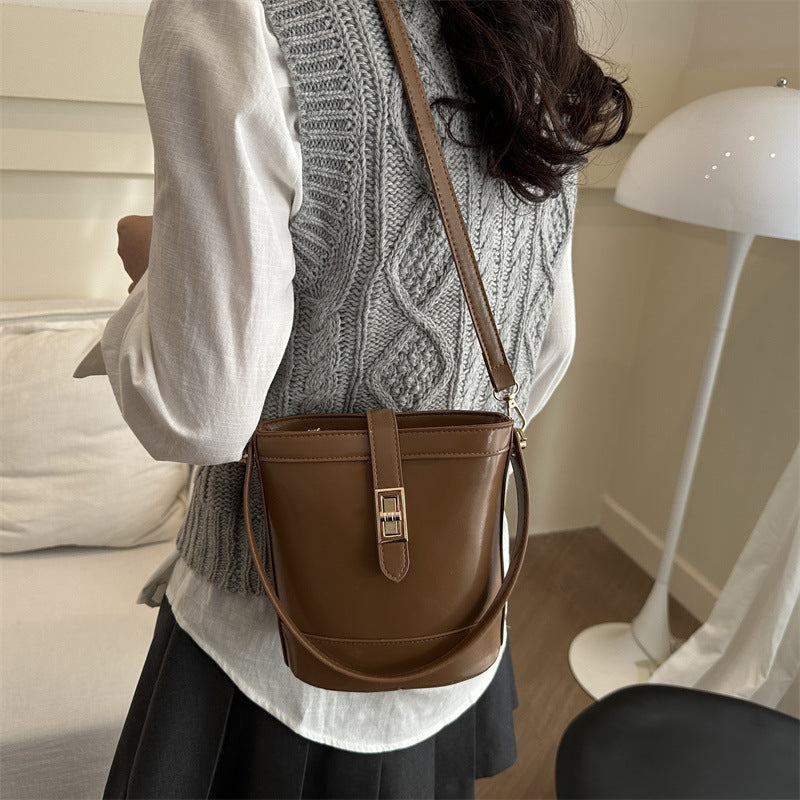 Hand Holding Bucket Women's One Shoulder Crossbody Bag