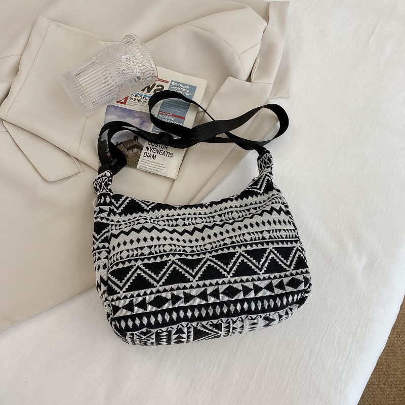 Large Capacity Canvas Bag New Fashion Commuter Women Bag