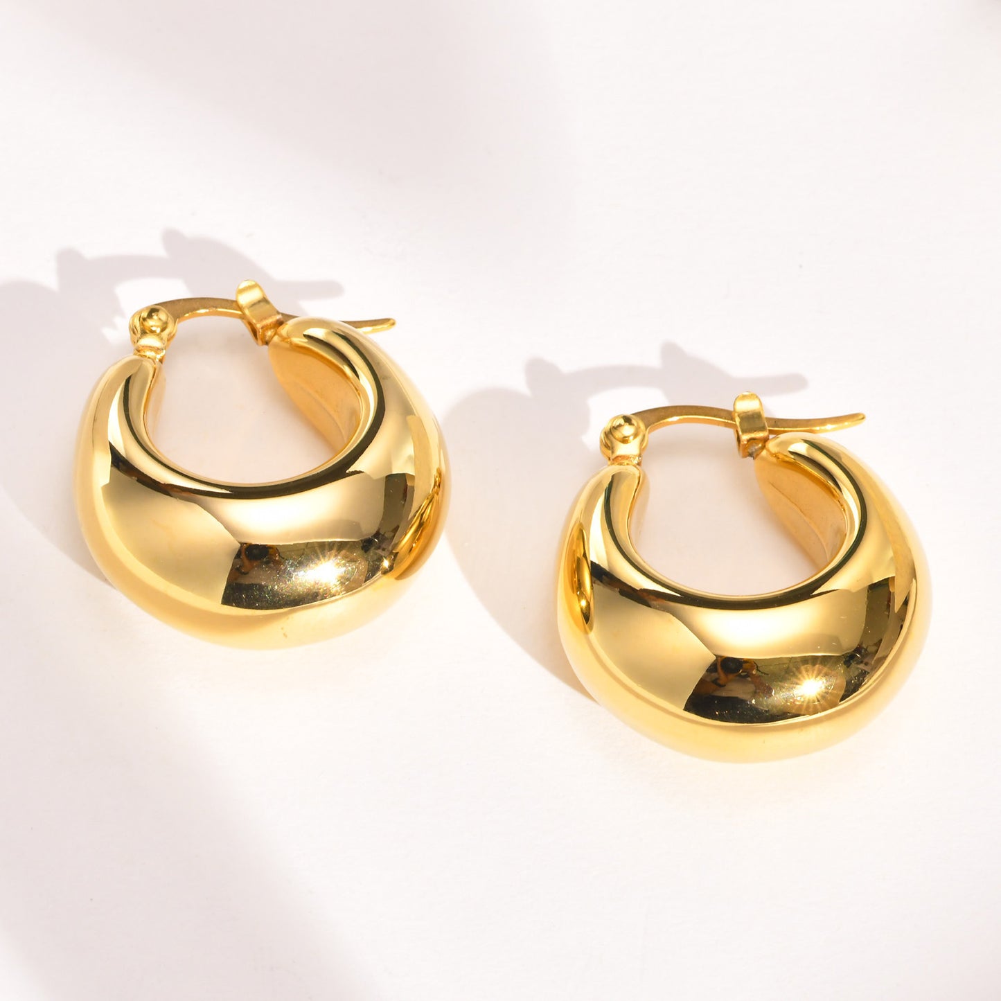 18K Gold Hollow Earrings