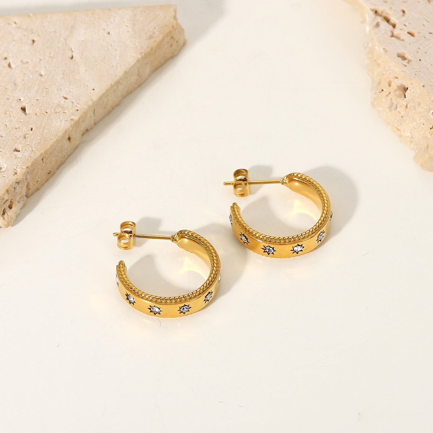 Modische 18K Gold Stern Zirkonia Ohrringe