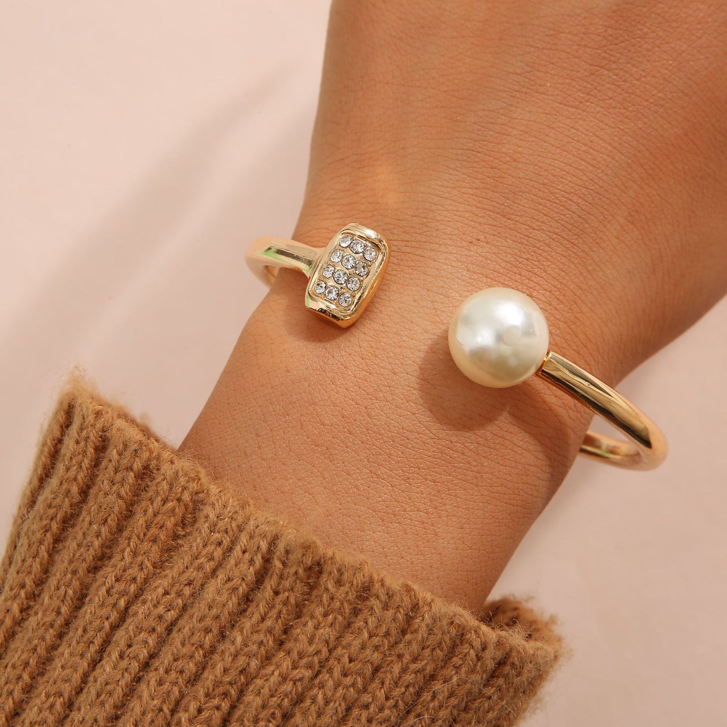 Retro Minimalism Temperament Pearl Alloy Bracelet