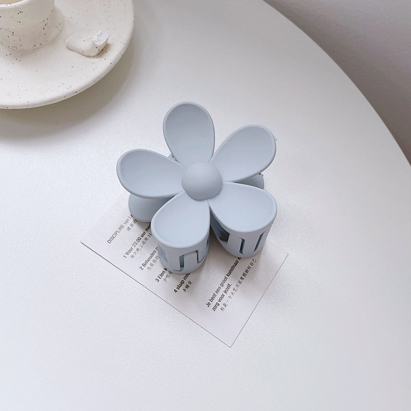 Women's Floral Shape Solid Color Grab Clip