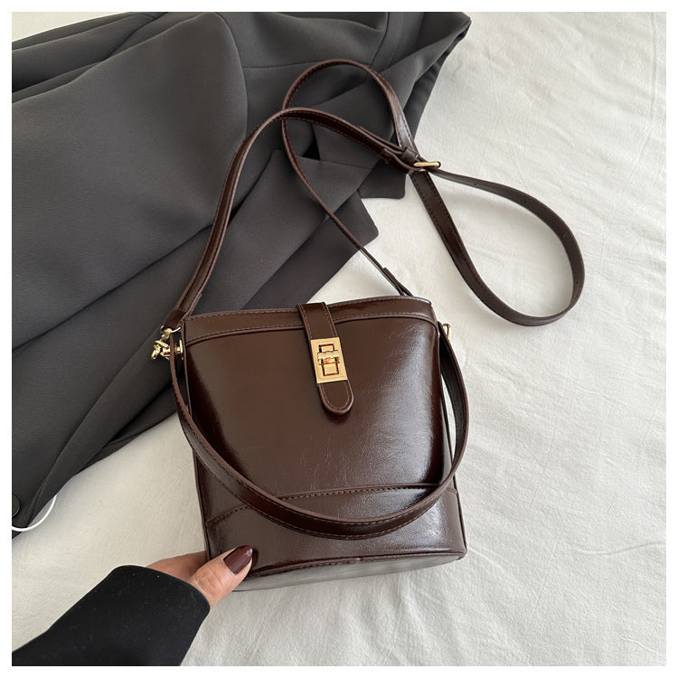 Hand Holding Bucket Women's One Shoulder Crossbody Bag