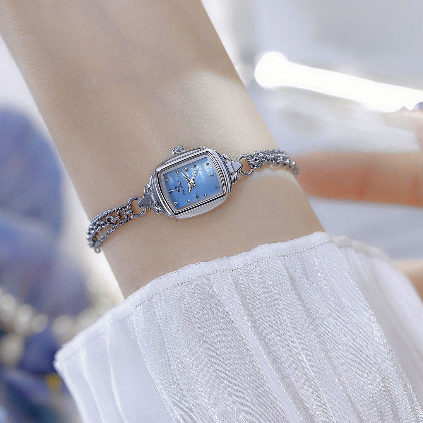 Women Chain Bracelet Light Blue Dial Watch