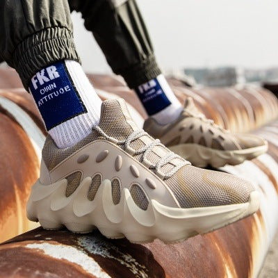 Increased breathable men's shoes