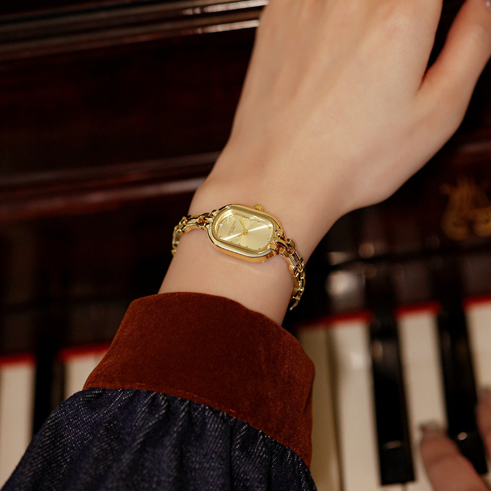 Medieval Golden Oval Dial uxury Artistic Watch