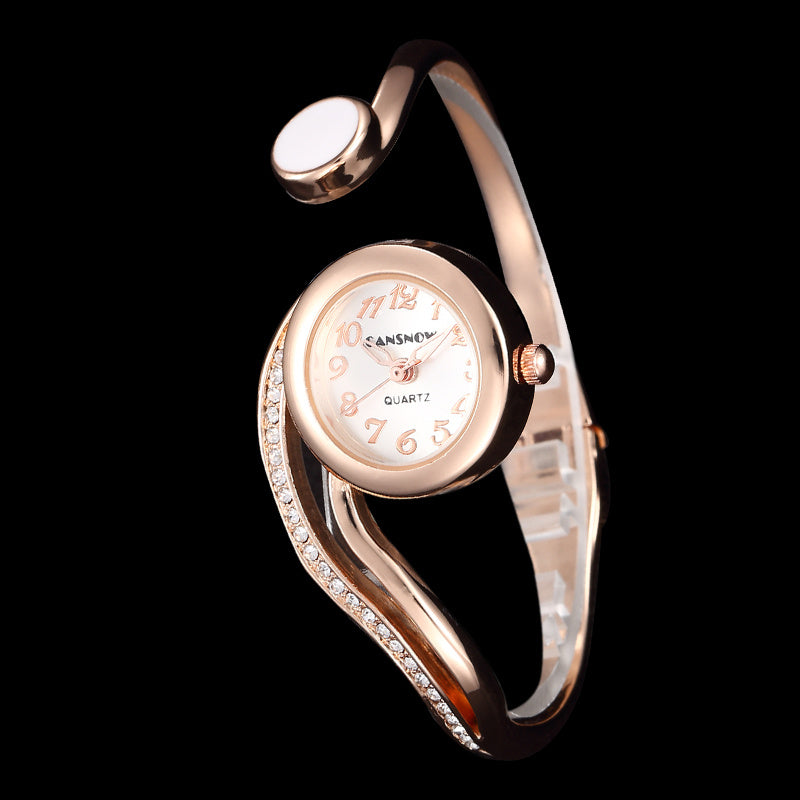 Modische Luxus-Damenuhr in Roségold