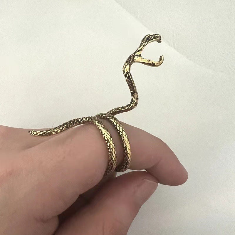 Hipster Cigeratte Holding Ring