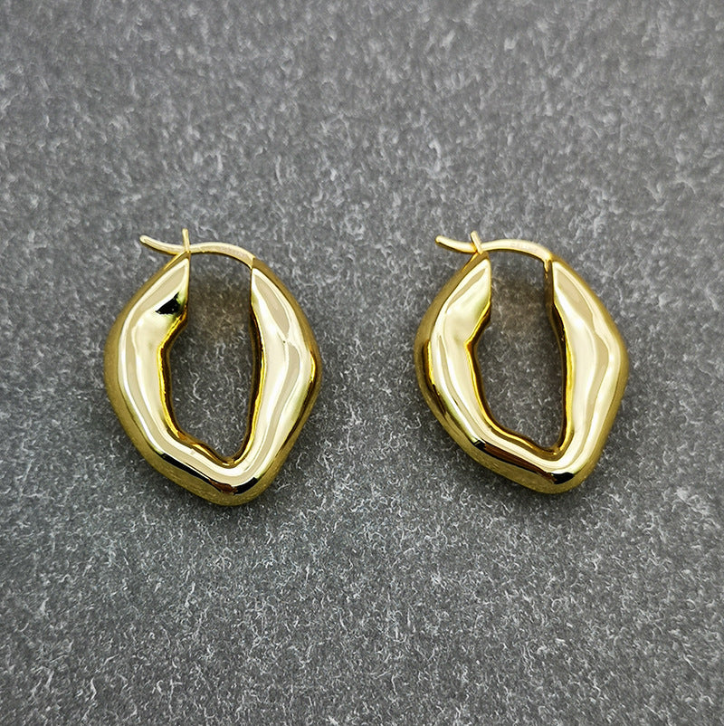 18K Gold Shaped Simple Earrings