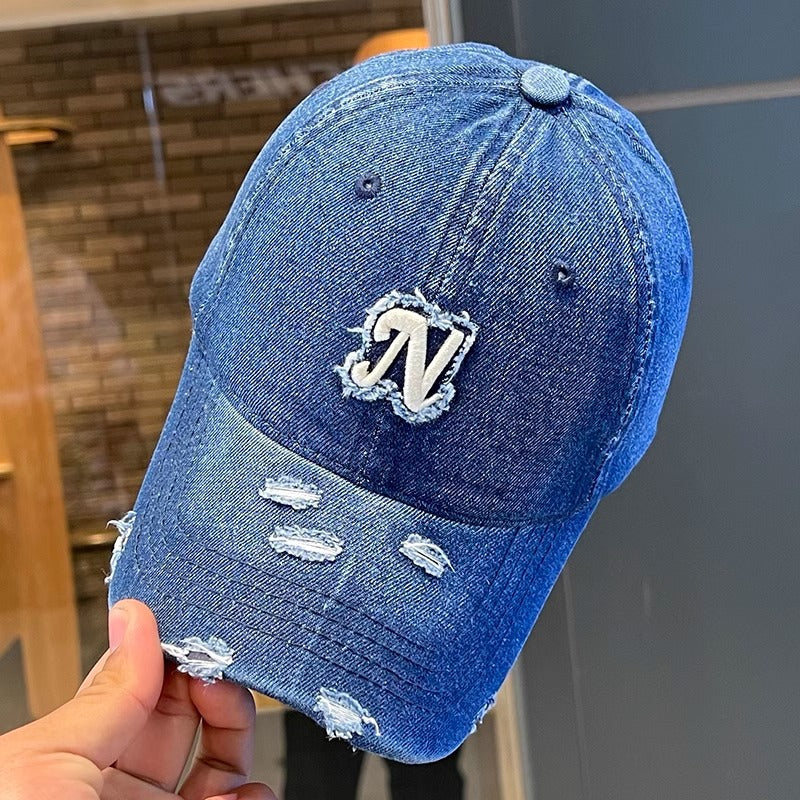Gestickte Denim-Buchstaben-Baseballmütze für Damen mit zerrissener Schirmmütze