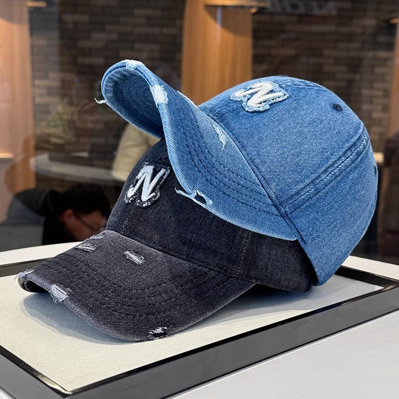 Gestickte Denim-Buchstaben-Baseballmütze für Damen mit zerrissener Schirmmütze