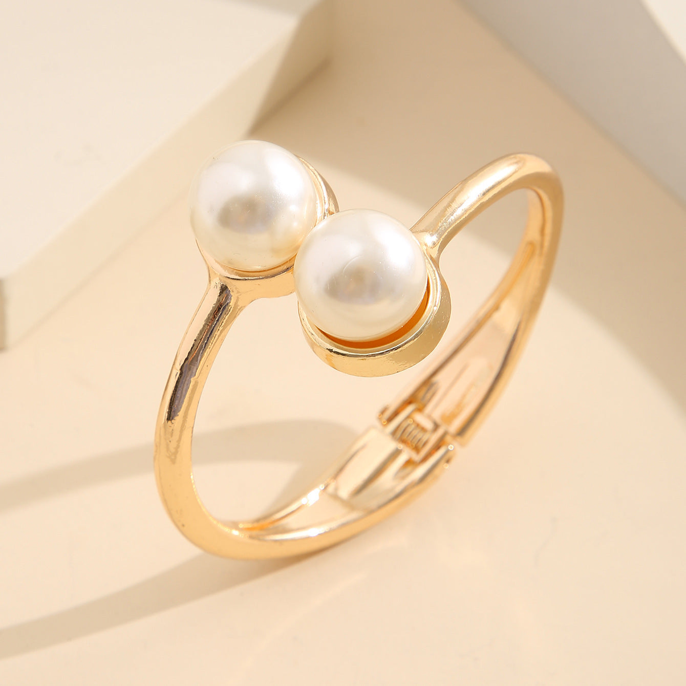Retro Minimalism Temperament Pearl Alloy Bracelet
