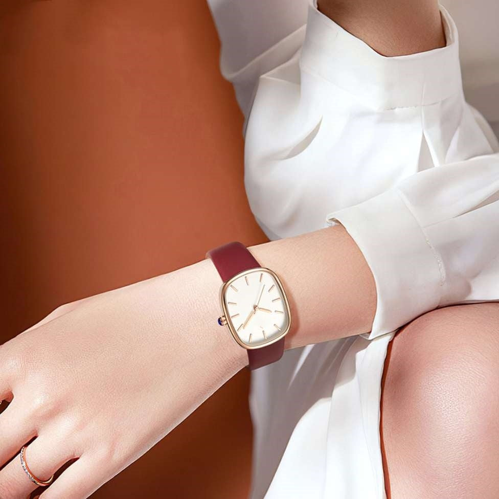 Elegante kleine quadratische Platte Damen neue Quarz Gürteluhr