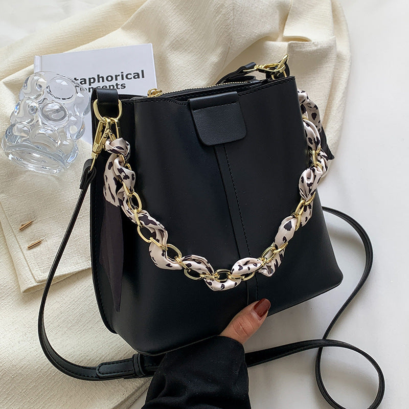 Simple Women's Shouder Bucket Bag Chain Fashion Textured