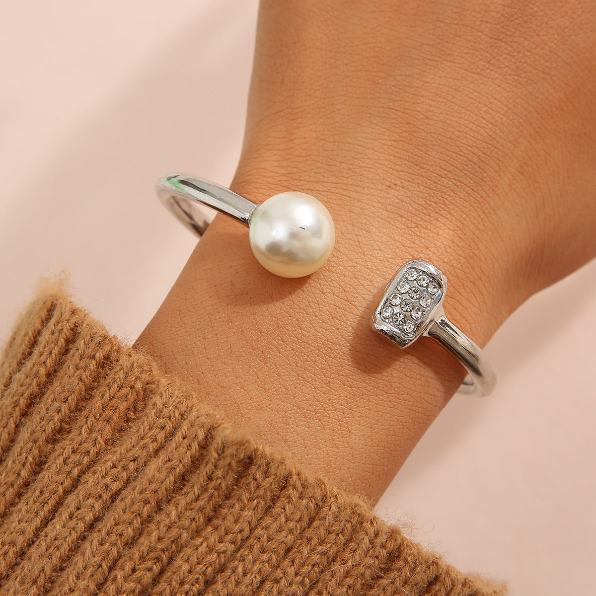 Retro Minimalism Temperament Pearl Alloy Bracelet