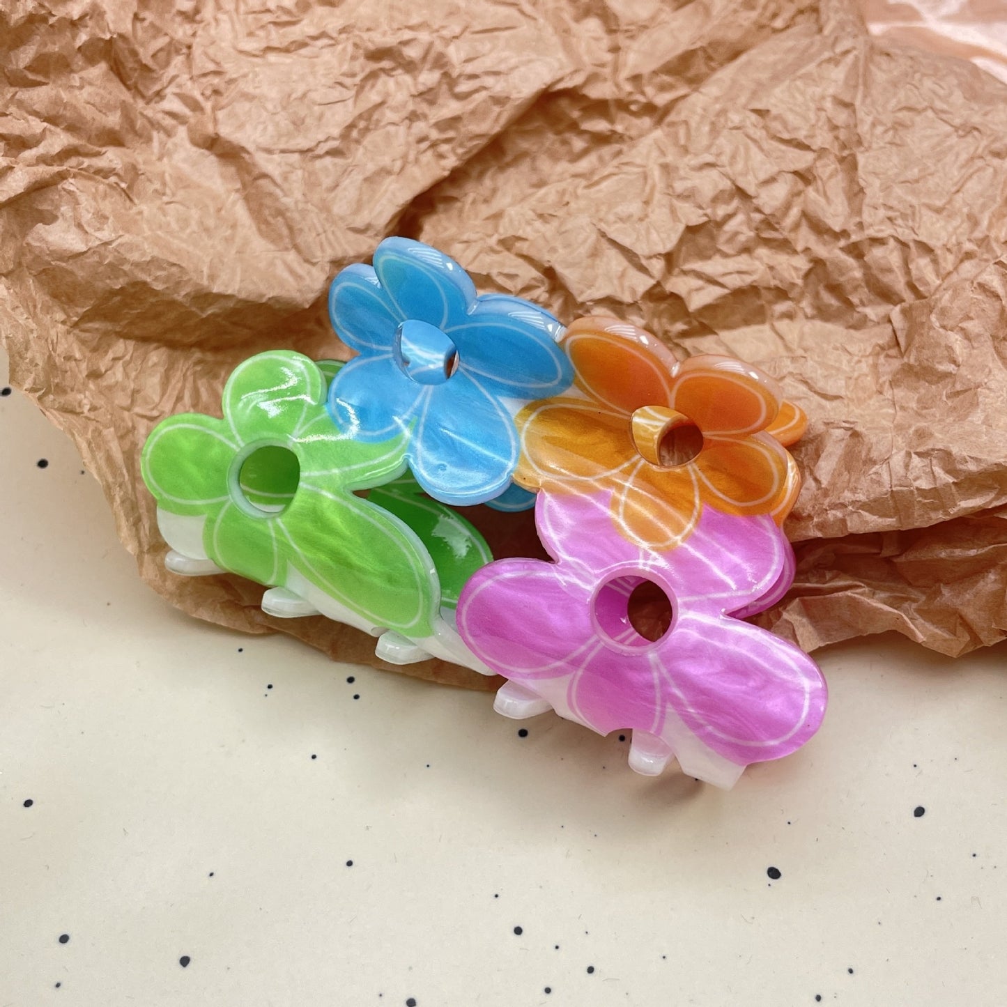 Wind Acrylic Sweet Claw