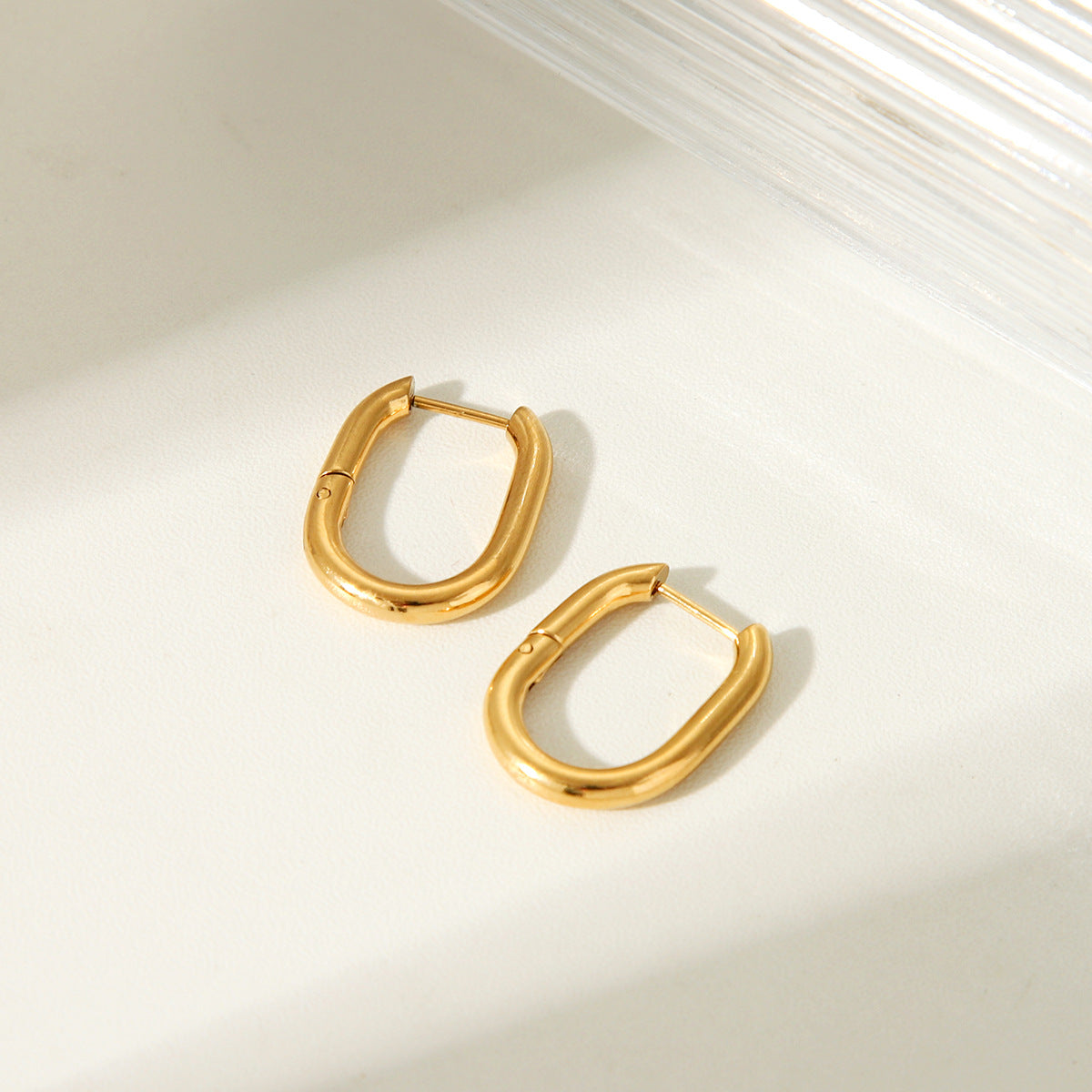 OVAL HOOPS