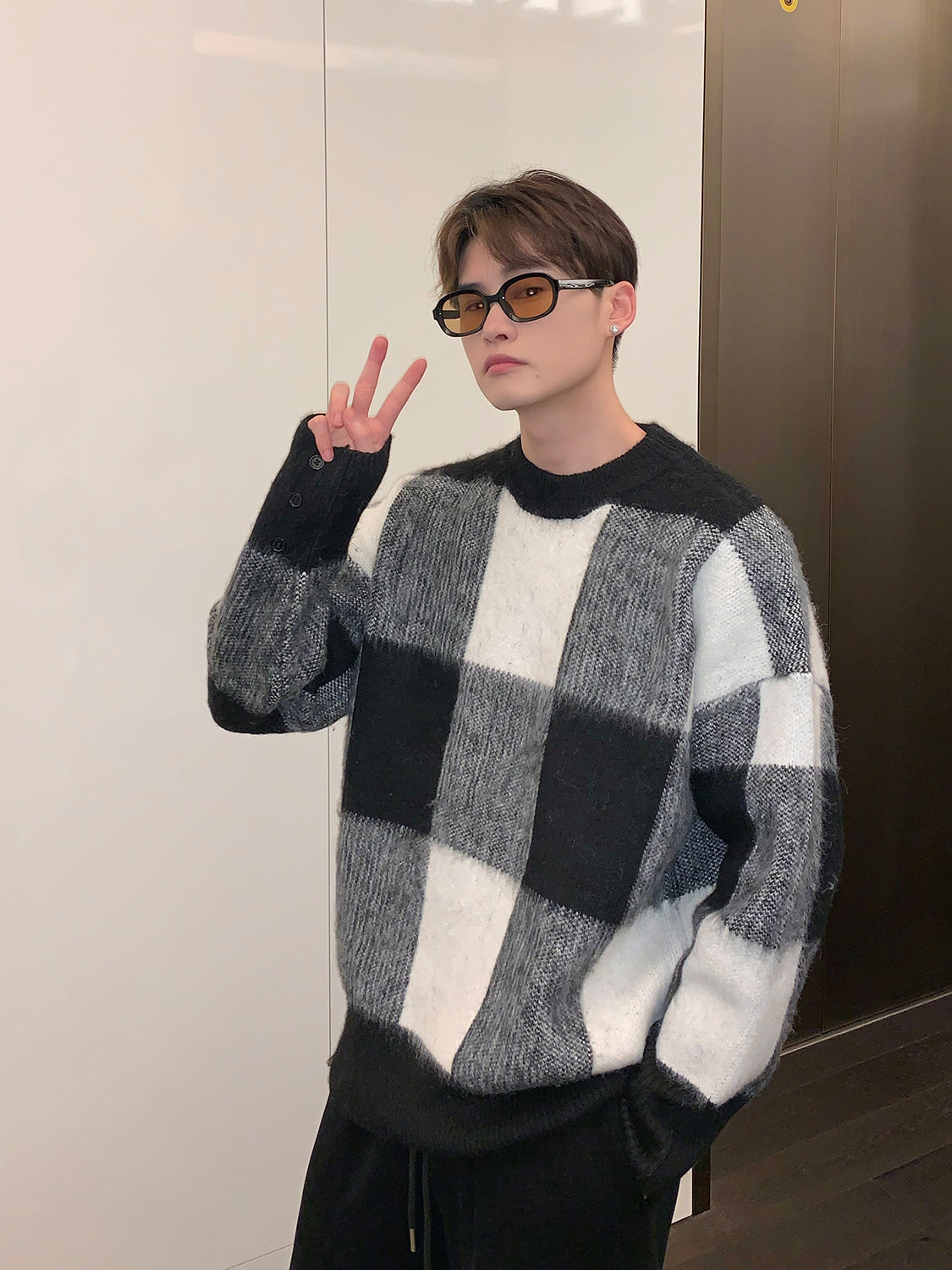 PLAID CREWNECK SWEATER