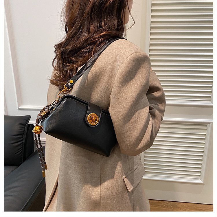 High Sense Niche Retro Frosted Crossbody Bag