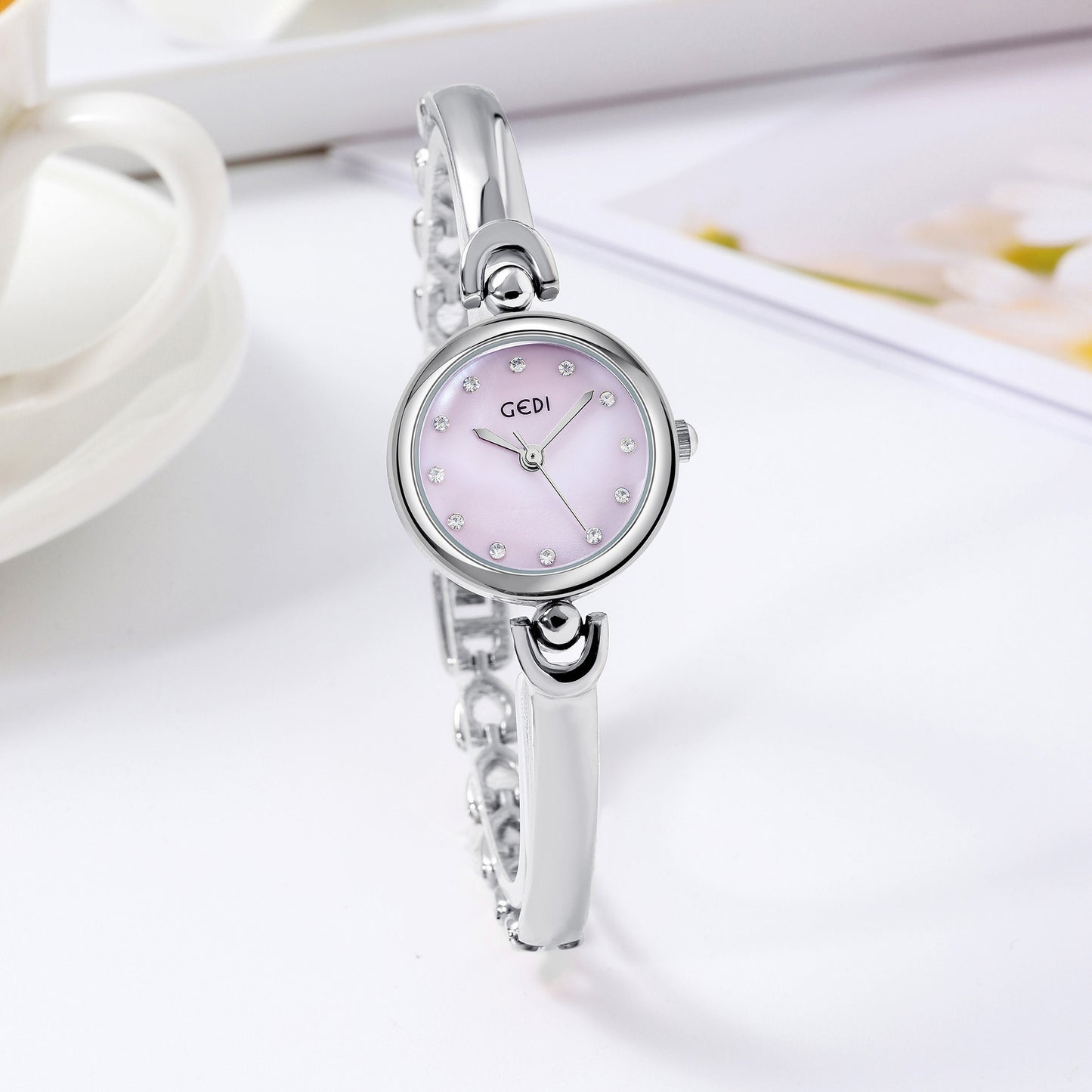 Simple Design Small Exquisite Round Dial Bangle Watch