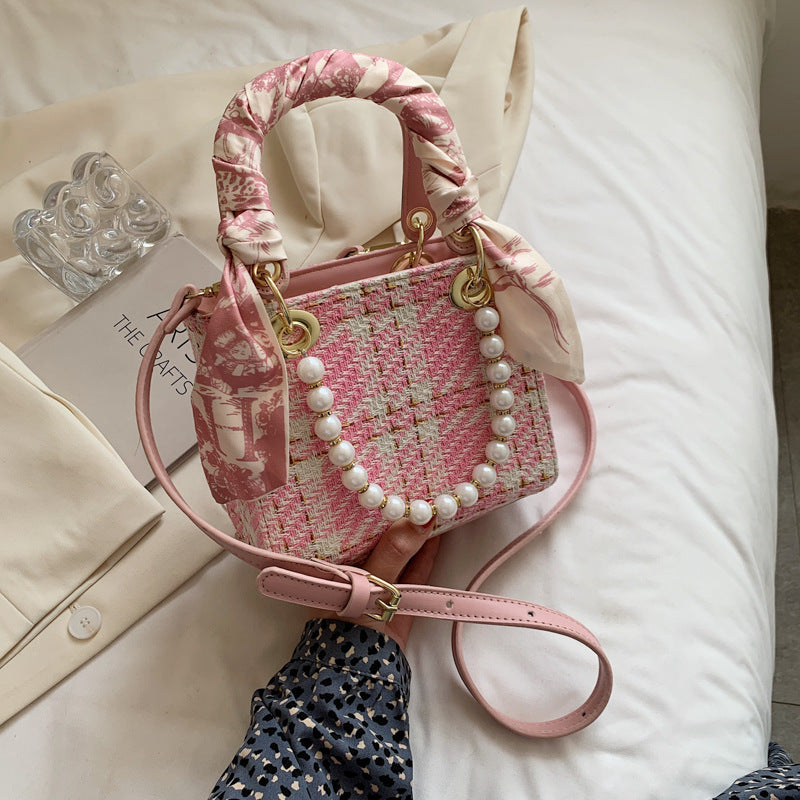 Simple And Fashionable One-shoulder Square Pearl Portable Diagonal Bag
