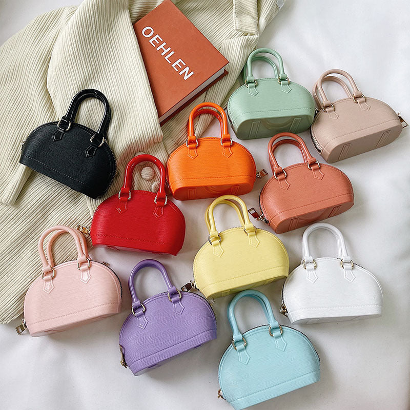 Shell Crossbody Chain Handbag