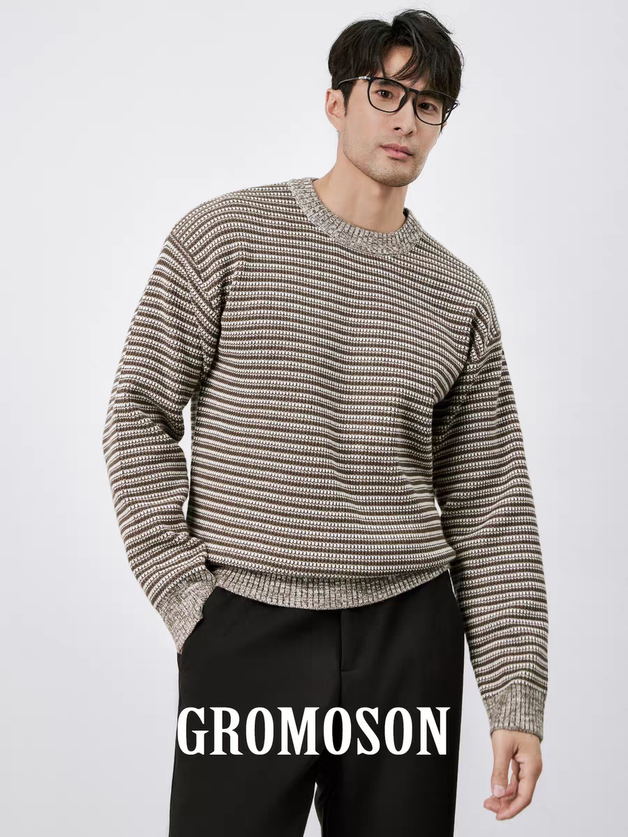 NOIR BLANK PULLOVER SWEATER