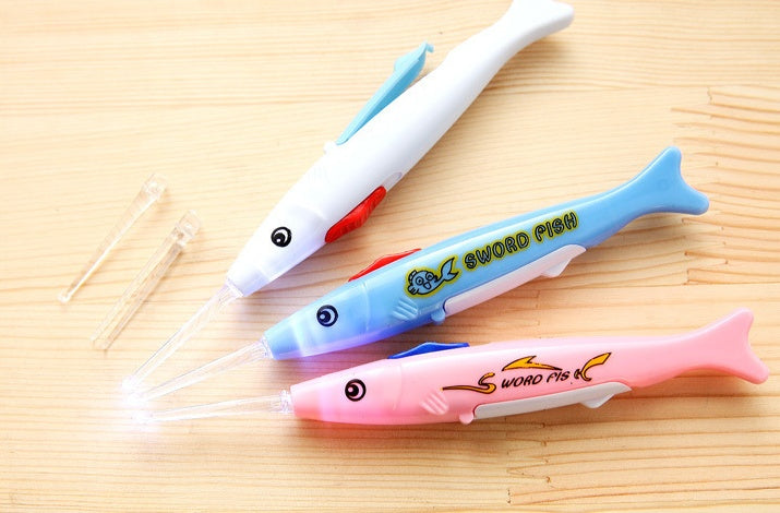 ベビーセーフティケア 漫画の魚 多機能スプーンステーキ耳クリーナー