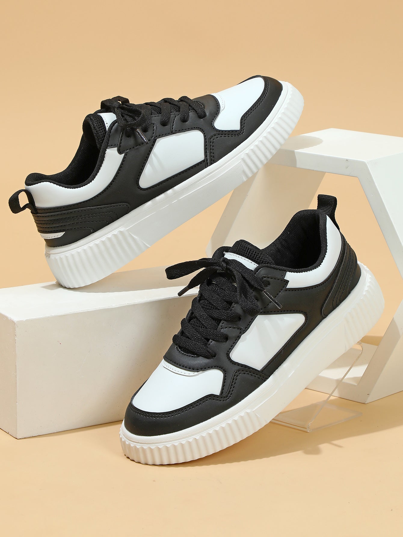 Platform Fashion Lace-up Casual Sneaker Soft Bottom Comfortable
