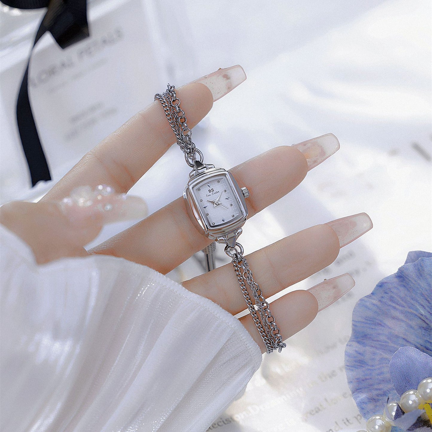 Women Chain Bracelet Light Blue Dial Watch