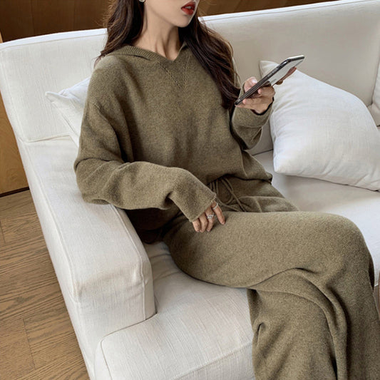 Trendy and comfortable strength sent knitted hooded fashion suit