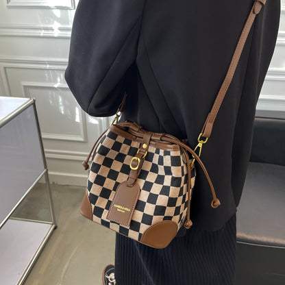 Niche Women's Fashion One-shoulder Bucket Bag