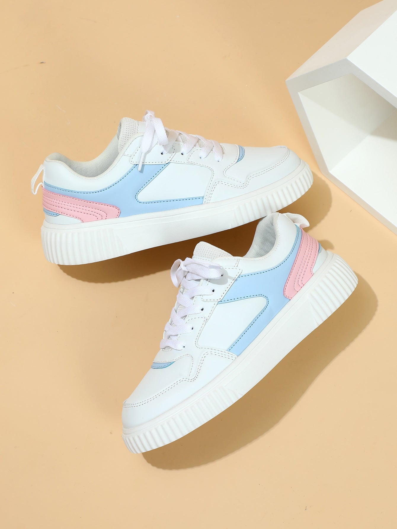 Platform Fashion Lace-up Casual Sneaker Soft Bottom Comfortable