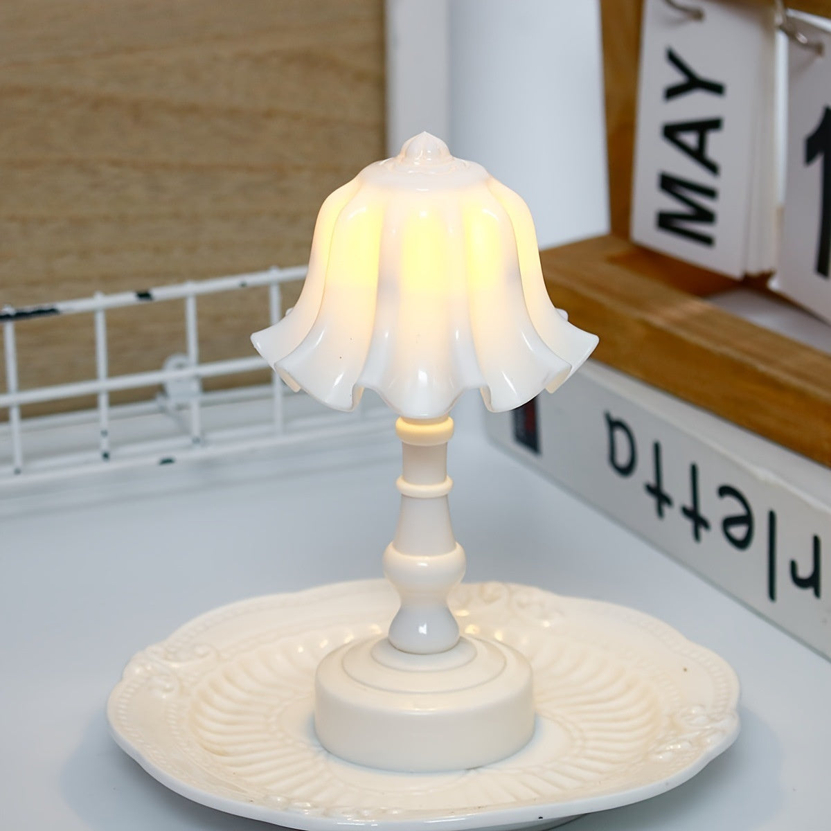 Simple Decorative Cute Table Lamp