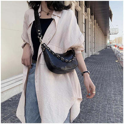 Crossbody baguette dumplings Bag