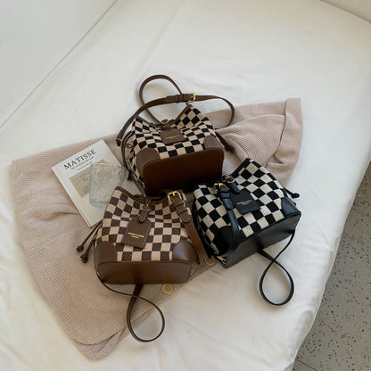 Niche Women's Fashion One-shoulder Bucket Bag