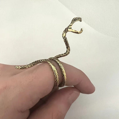 Hipster Cigeratte Holding Ring