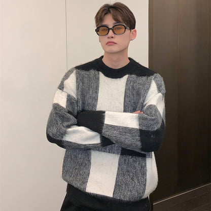 PLAID CREWNECK SWEATER