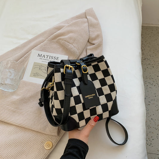 Niche Women's Fashion One-shoulder Bucket Bag