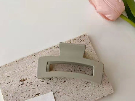 Women's Simple And Versatile Solid Color Hair Claw