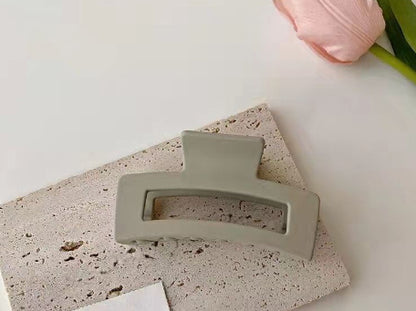 Women's Simple And Versatile Solid Color Hair Claw