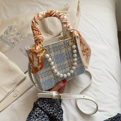 Simple And Fashionable One-shoulder Square Pearl Portable Diagonal Bag