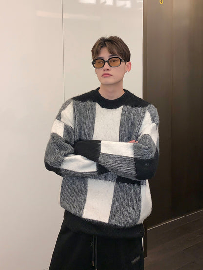 PLAID CREWNECK SWEATER