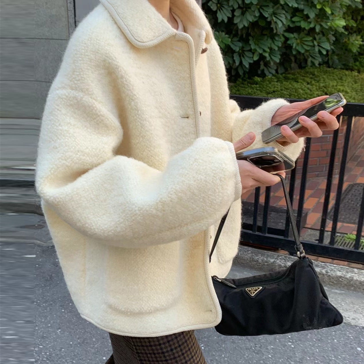 女性のためのかわいいファッション冬コート