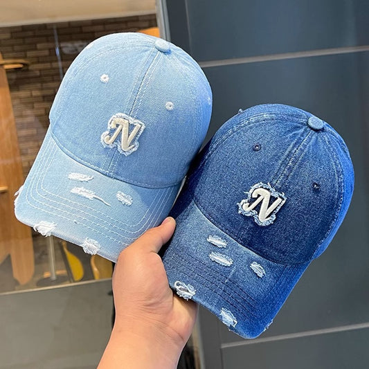 Gestickte Denim-Buchstaben-Baseballmütze für Damen mit zerrissener Schirmmütze