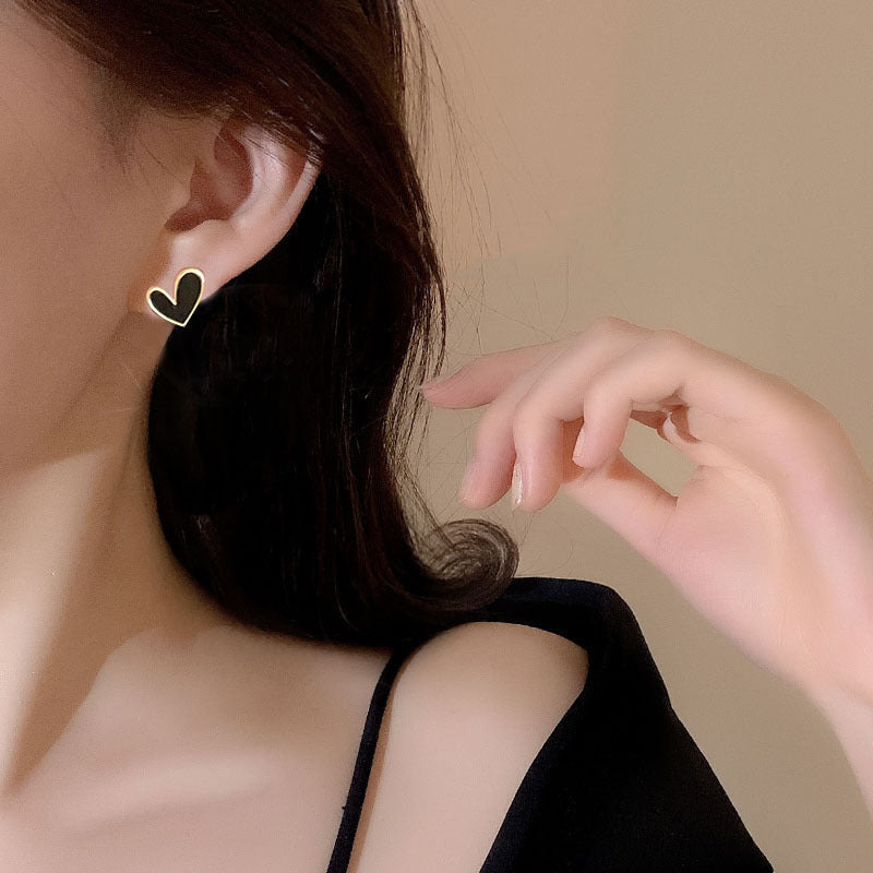 Women's All-match Simple Black Love Heart Stud Earrings