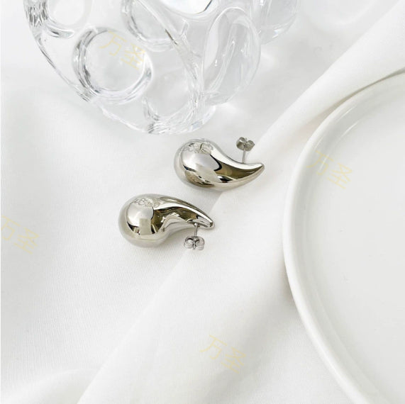 WATER DROPLET EARRING
