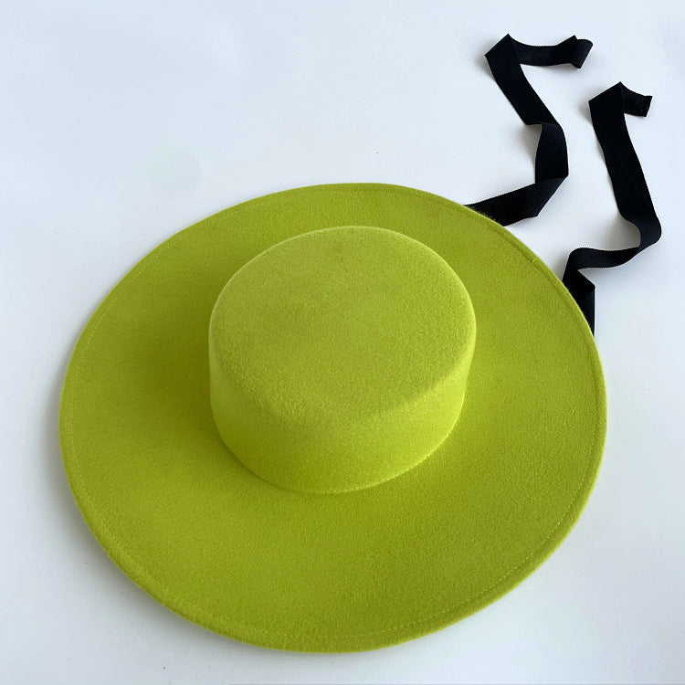 Eleganter und modischer Hepburn-Hut aus Wolle