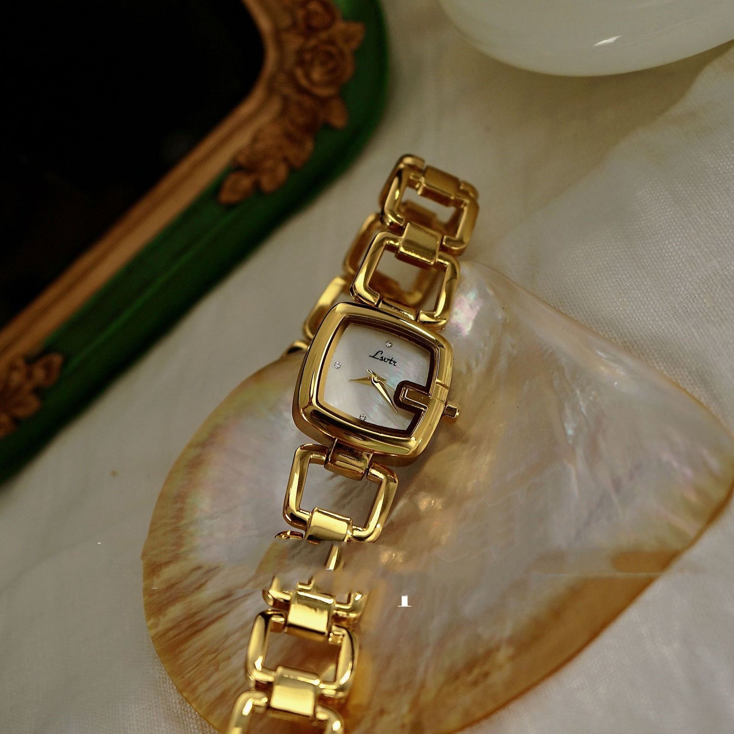 Women's Fashion Simple Retro Bracelet Watch