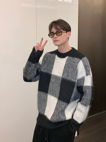 PLAID CREWNECK SWEATER